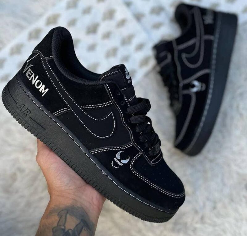 NIKE DUNK SNEAKERS