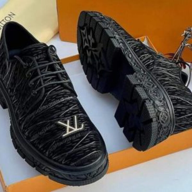 LOUIS VUITTON SHOE