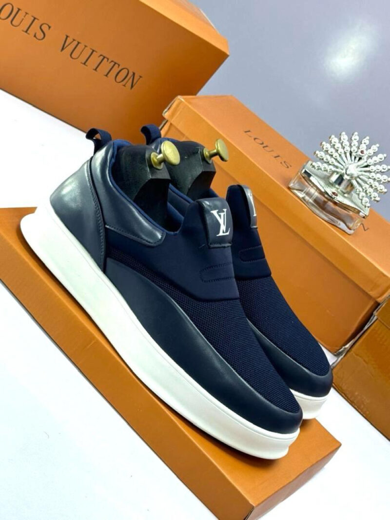 LOUIS VUITTON SHOE - Image 2