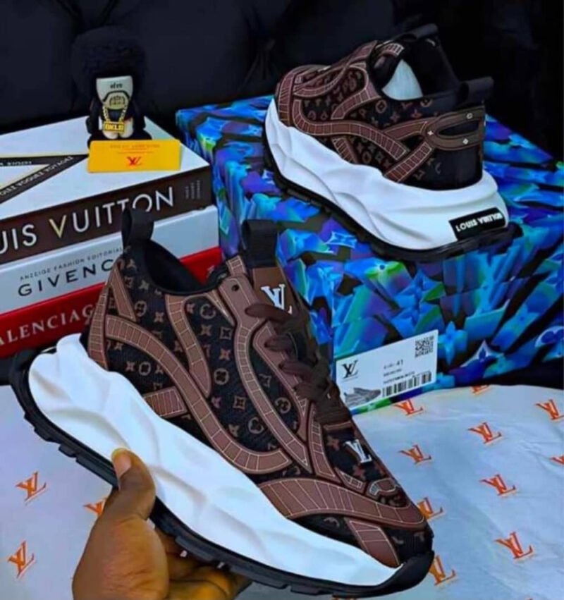LOUIS VUITTON SNEAKERS