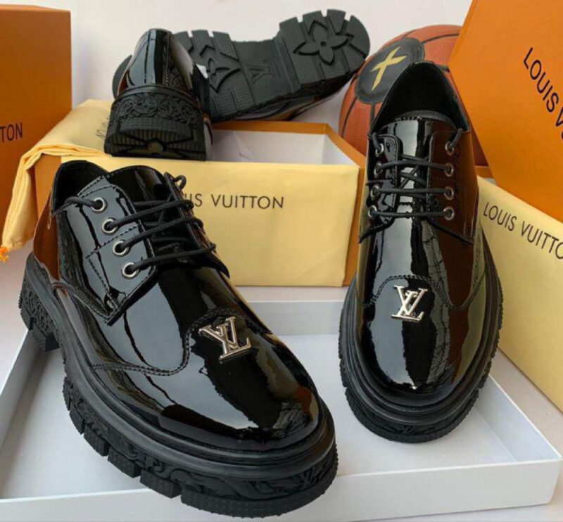 LOUIS VUITTON SHOE