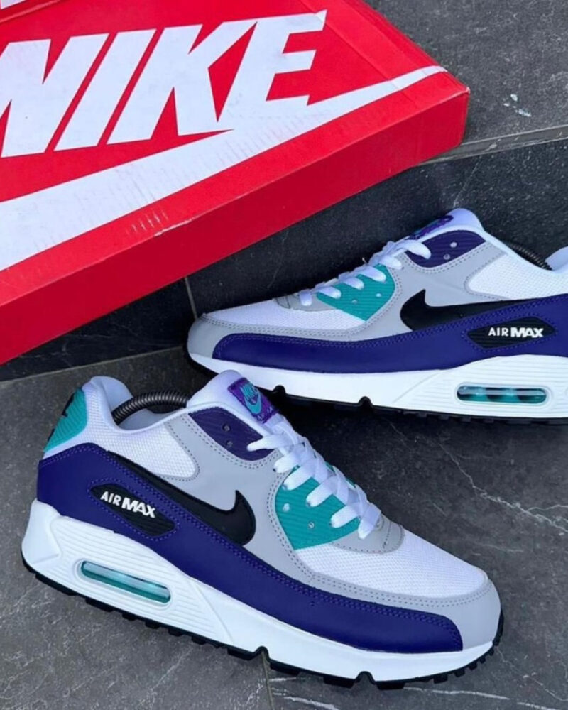 NIKE SNEAKERS